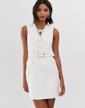Minivestido Con Cordón En La Parte Delantera En Blanco De Forever New