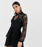 Minivestido Negro Con Detalle De Superposición De Croché Y Parte Delantera Anudada De Missguided