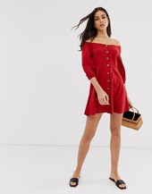 Vestido Con Escote Bardot Y Botones En La Parte Delantera En Rojo De Stradivarius