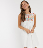 Vestido Amplio Con Detalles Bordados De Wednesday's Girl