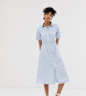 Vestido Midi En Azul Claro Con Detalle De Botones De Monki